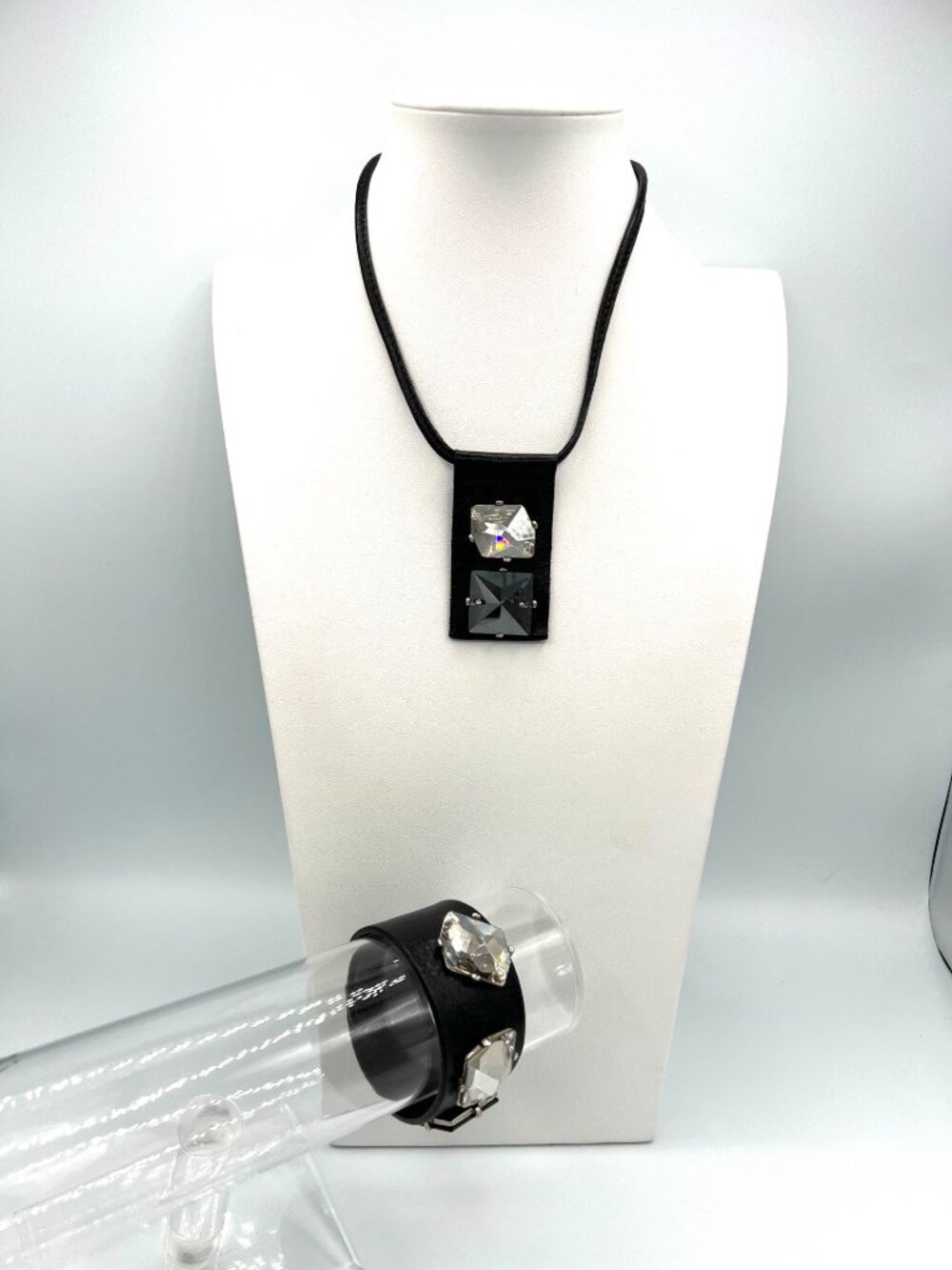 Cango & Rinaldi Swarovski Crystal Genuine Leather Necklace & Bracelet Set Black
